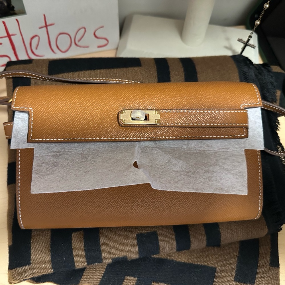 Crossbody bag